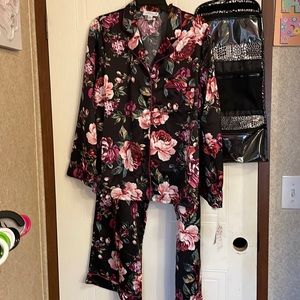 Satin pajamas new with tags black with pink flowers size large
